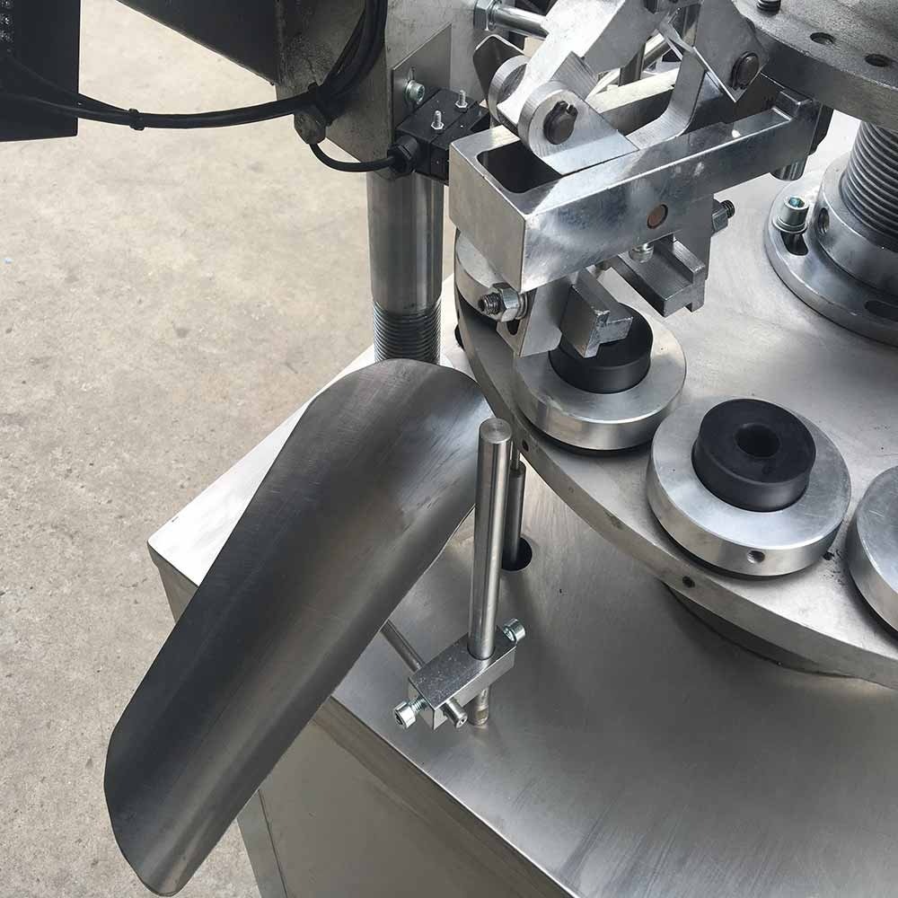 Macchina riempitrice e sigillatrice semiautomatica per tubi in alluminio VK-TFS-006A