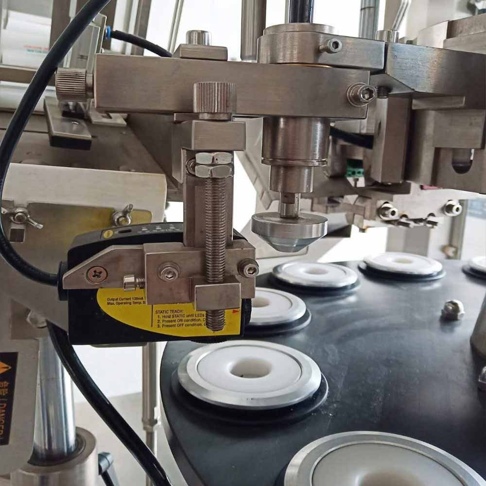 VK-TFS-009A Macchina automatica per il riempimento e la crimpatura di tubi metallici